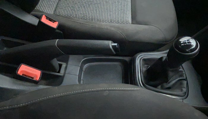 2019 Volkswagen Polo COMFORTLINE 1.0 PETROL, Petrol, Manual, 33,474 km, Gear Lever