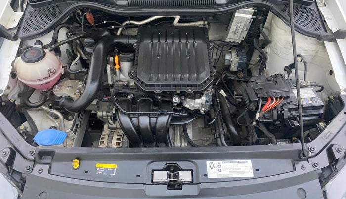 2019 Volkswagen Polo COMFORTLINE 1.0 PETROL, Petrol, Manual, 33,474 km, Open Bonet