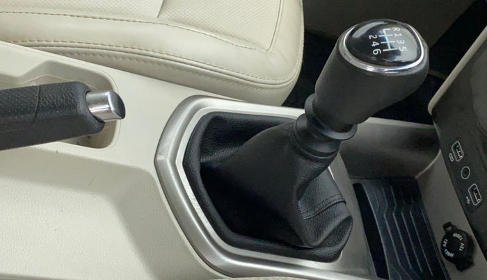 2022 Mahindra XUV300 W8 (O) 1.2 PETROL, Petrol, Manual, 19,363 km, Gear Lever