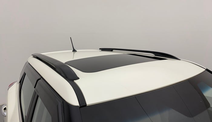 2022 Mahindra XUV300 W8 (O) 1.2 PETROL, Petrol, Manual, 19,363 km, Roof