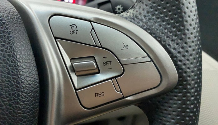 2022 Mahindra XUV300 W8 (O) 1.2 PETROL, Petrol, Manual, 19,363 km, Adaptive Cruise Control