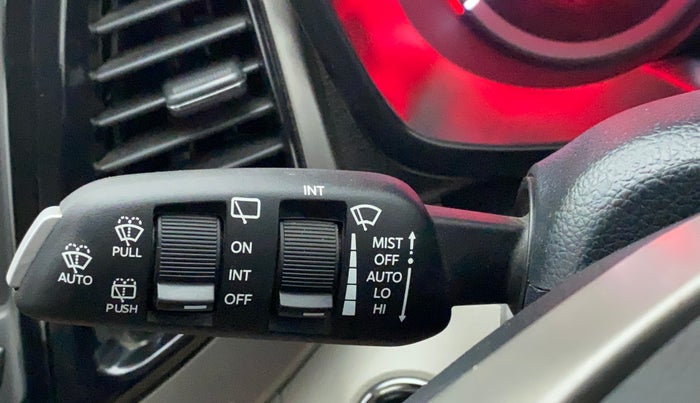 2022 Mahindra XUV300 W8 (O) 1.2 PETROL, Petrol, Manual, 19,363 km, Rain Sensing Wipers