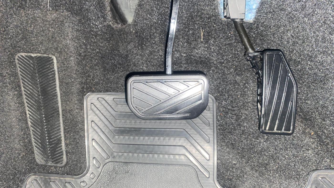 2020 Maruti XL6 ALPHA AT, Petrol, Automatic, 74,439 km, Pedals