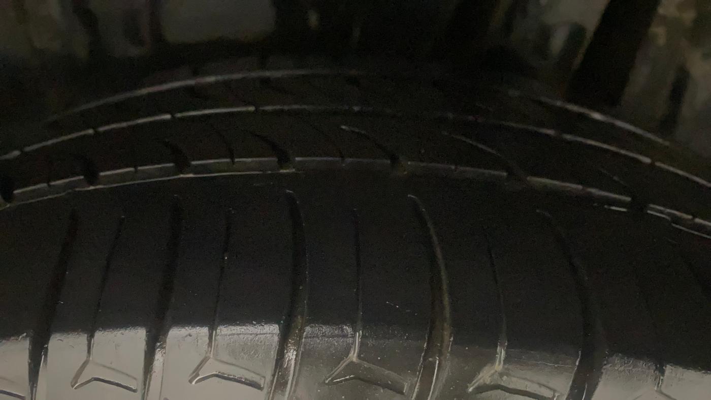 2020 Maruti XL6 ALPHA AT, Petrol, Automatic, 74,439 km, Left Rear Tyre Tread