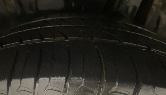 2020 Maruti XL6 ALPHA AT, Petrol, Automatic, 74,374 km, Left Rear Tyre Tread