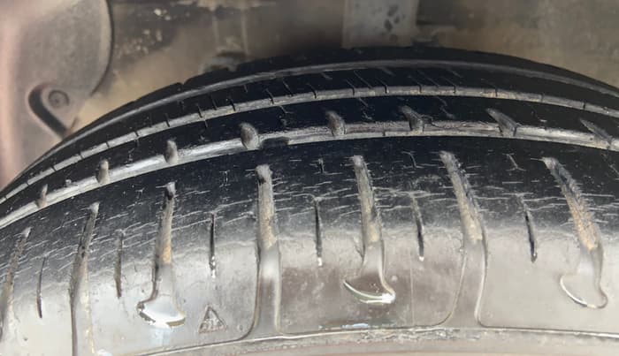 2015 Hyundai Xcent S 1.2, Petrol, Manual, 36,953 km, Left Front Tyre Tread