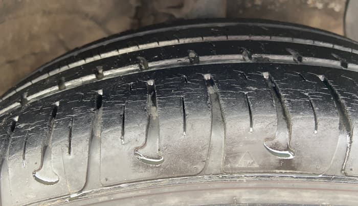 2015 Hyundai Xcent S 1.2, Petrol, Manual, 36,953 km, Right Front Tyre Tread