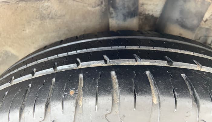 2015 Hyundai Xcent S 1.2, Petrol, Manual, 36,953 km, Left Rear Tyre Tread