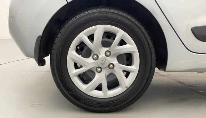 2018 Hyundai Grand i10 SPORTZ 1.2 KAPPA VTVT, Petrol, Manual, 48,907 km, Right Rear Wheel