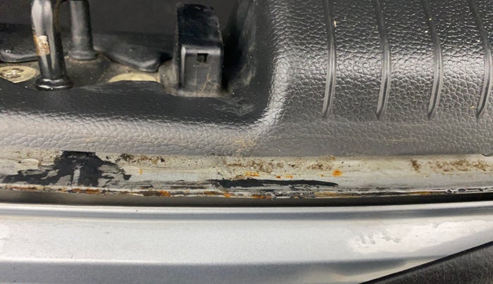 2018 Hyundai Grand i10 SPORTZ 1.2 KAPPA VTVT, Petrol, Manual, 48,907 km, Dicky (Boot door) - Minor rust Inside Panel