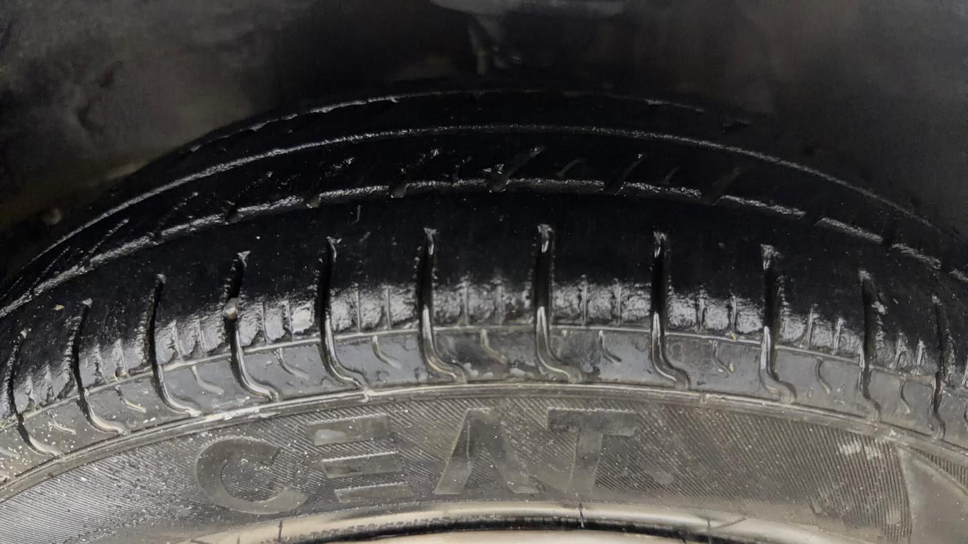 2017 Maruti Alto 800 LXI, Petrol, Manual, 61,183 km, Left Front Tyre Tread