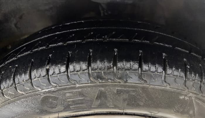 2017 Maruti Alto 800 LXI, Petrol, Manual, 61,183 km, Left Front Tyre Tread