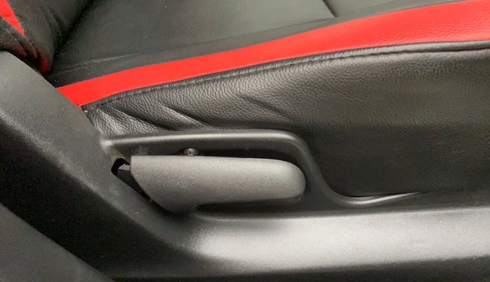 2013 Maruti Swift VDI, Diesel, Manual, 1,34,126 km, Driver Side Adjustment Panel