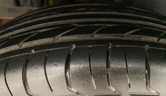 2013 Maruti Swift VDI, Diesel, Manual, 1,34,126 km, Right Rear Tyre Tread