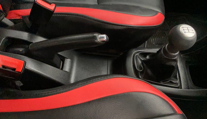 2013 Maruti Swift VDI, Diesel, Manual, 1,34,126 km, Gear Lever