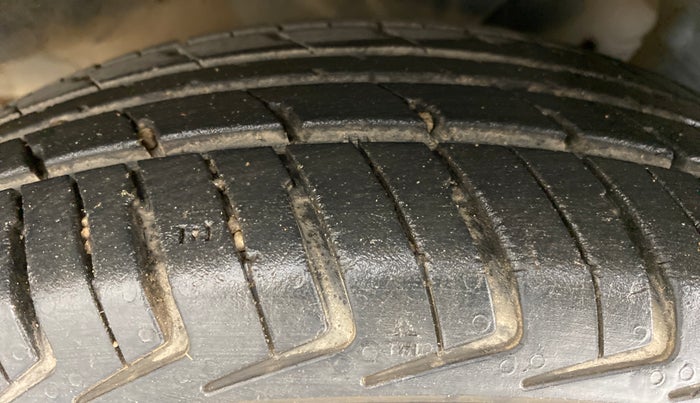 2018 Datsun Redi Go 1.0 S AT, Petrol, Automatic, 32,261 km, Right Front Tyre Tread