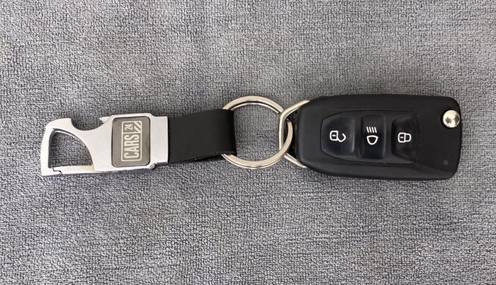 2018 Tata Tiago XZA 1.2 REVOTRON, Petrol, Automatic, 33,043 km, Key Close Up