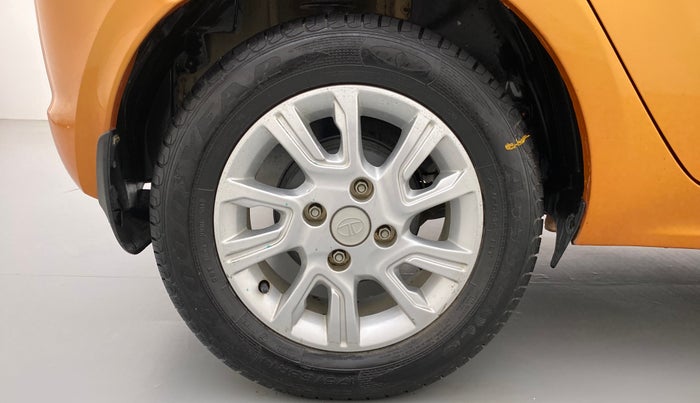 2018 Tata Tiago XZA 1.2 REVOTRON, Petrol, Automatic, 33,043 km, Right Rear Wheel