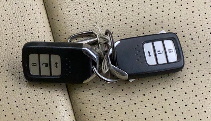 2017 Honda City 1.5L I-VTEC ZX CVT, Petrol, Automatic, 88,116 km, Key Close Up