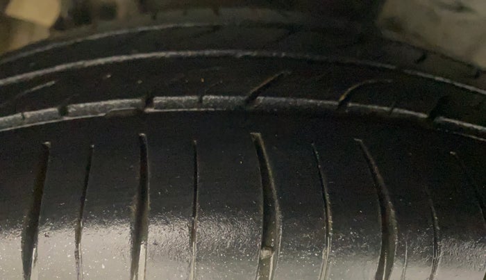 2014 Hyundai Xcent S 1.2, Petrol, Manual, 76,299 km, Right Rear Tyre Tread