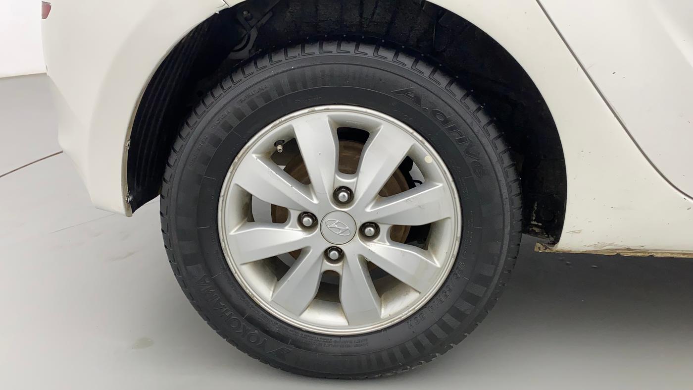 2013 Hyundai i20 SPORTZ 1.2, CNG, Manual, 96,121 km, Right Rear Wheel