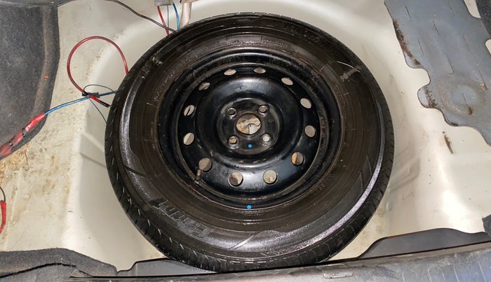 2014 Maruti Swift Dzire VXI, Petrol, Manual, 35,970 km, Spare Tyre