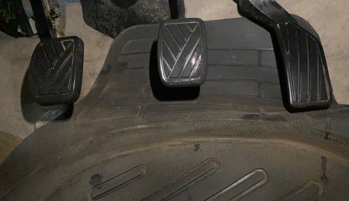 2014 Maruti Swift Dzire VXI, Petrol, Manual, 35,970 km, Pedals