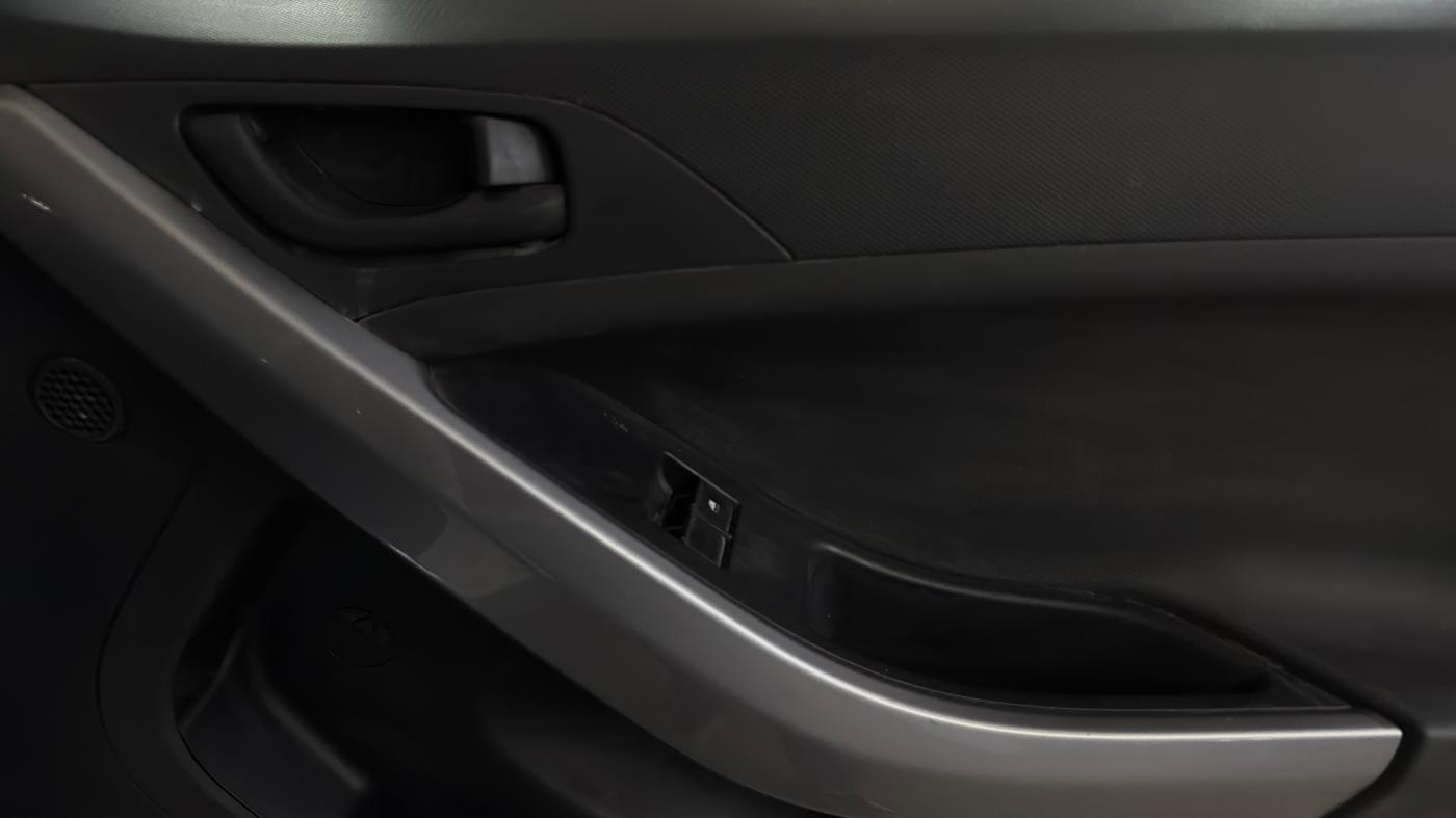 2021 Tata NEXON XE DIESEL, Diesel, Manual, 68,160 km, Driver Side Door Panels Control