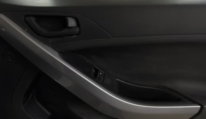 2021 Tata NEXON XE DIESEL, Diesel, Manual, 68,160 km, Driver Side Door Panels Control