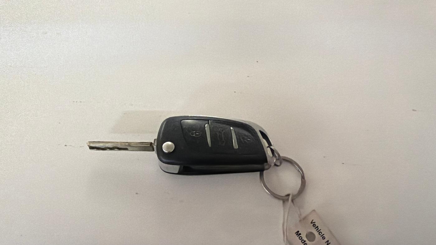 2021 Tata NEXON XE DIESEL, Diesel, Manual, 68,160 km, Key Close Up
