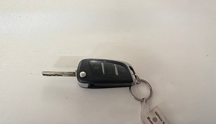 2021 Tata NEXON XE DIESEL, Diesel, Manual, 68,160 km, Key Close Up