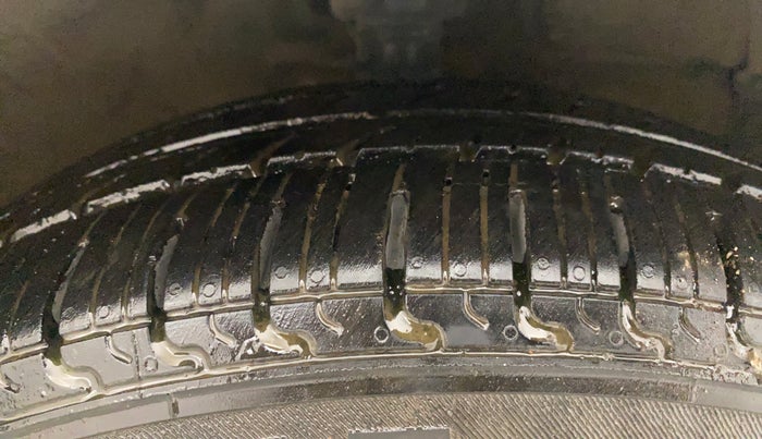 2015 Maruti Celerio VXI AMT, Petrol, Automatic, 67,721 km, Right Front Tyre Tread