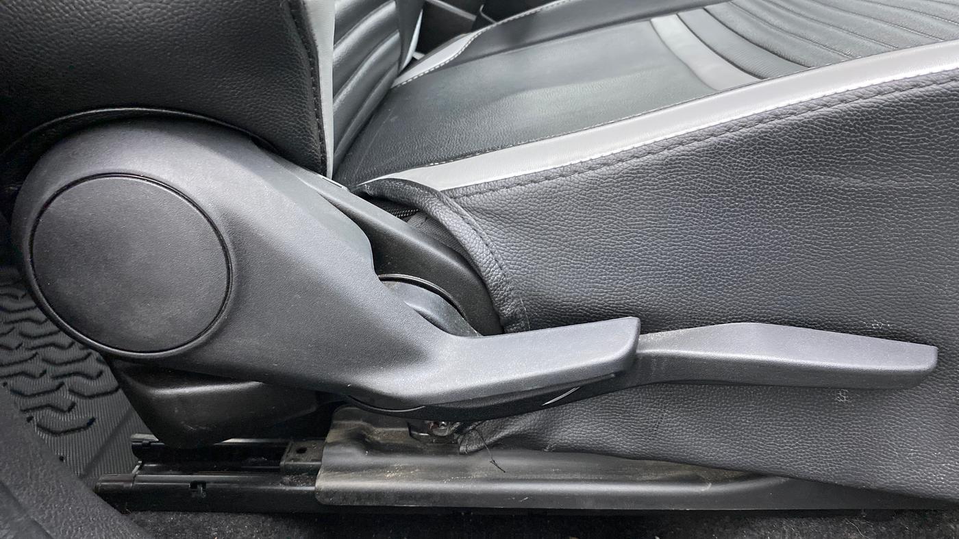 2021 Maruti Baleno ZETA PETROL 1.2, Petrol, Manual, 13,314 km, Driver Side Adjustment Panel