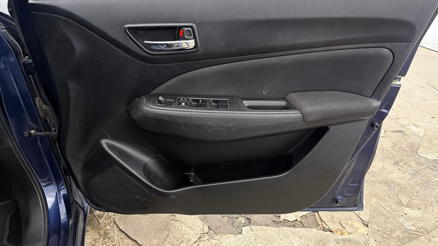 2018 Maruti Swift VXI, Petrol, Manual, 33,242 km, Driver Side Door Panels Control