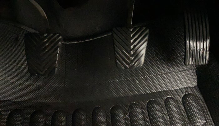 2016 Hyundai Creta SX PLUS 1.6 PETROL, Petrol, Manual, 1,19,371 km, Pedals