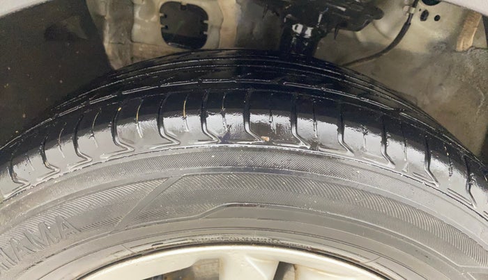 2016 Hyundai Creta SX PLUS 1.6 PETROL, Petrol, Manual, 1,19,371 km, Left Front Tyre Tread