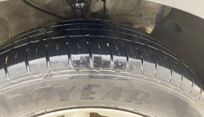 2016 Hyundai Creta SX PLUS 1.6 PETROL, Petrol, Manual, 1,19,371 km, Right Front Tyre Tread