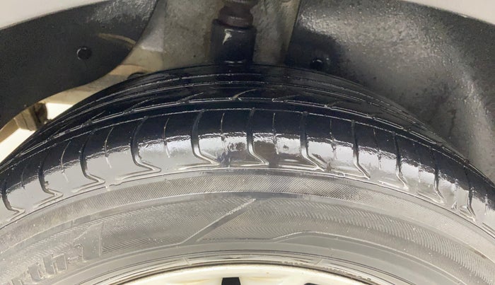 2016 Hyundai Creta SX PLUS 1.6 PETROL, Petrol, Manual, 1,19,371 km, Right Rear Tyre Tread