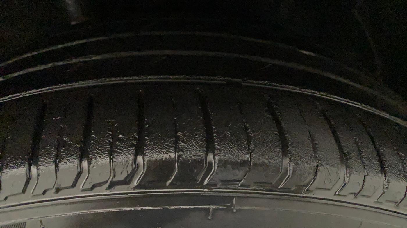 2020 Hyundai VENUE SX PLUS 1.0 TURBO DCT, Petrol, Automatic, 28,532 km, Left Front Tyre Tread