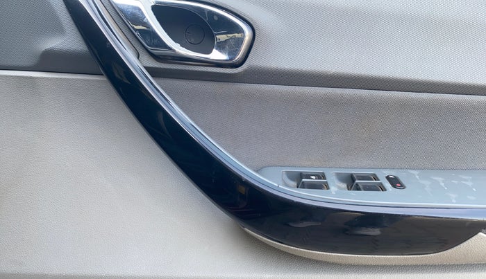 2020 Tata TIGOR XZ PLUS PETROL, Petrol, Manual, 69,958 km, Driver Side Door Panels Control