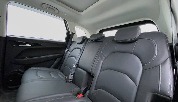 2019 MG HECTOR SHARP 2.0 DIESEL, Diesel, Manual, 15,323 km, Right Side Rear Door Cabin