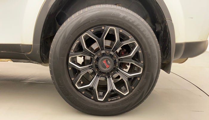 2018 Mahindra XUV500 W6, Diesel, Manual, 72,220 km, Left Rear Wheel