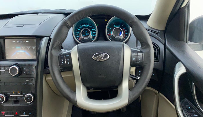 2018 Mahindra XUV500 W6, Diesel, Manual, 72,220 km, Steering Wheel Close Up