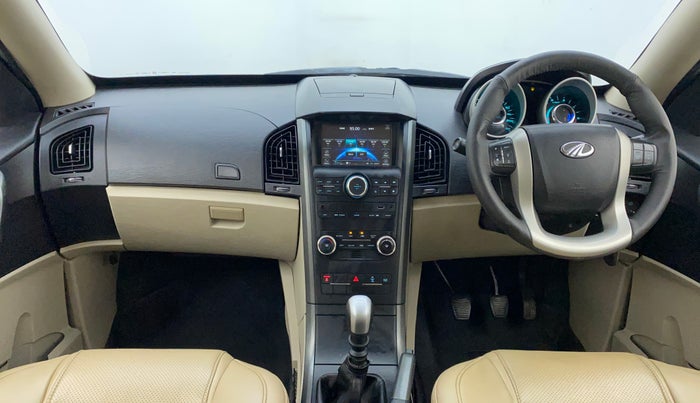 2018 Mahindra XUV500 W6, Diesel, Manual, 72,220 km, Dashboard