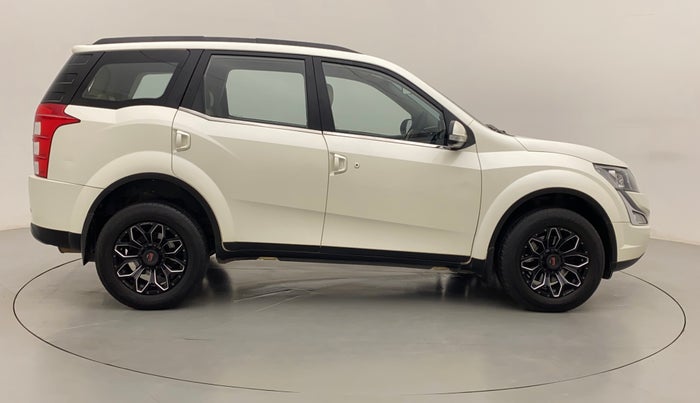 2018 Mahindra XUV500 W6, Diesel, Manual, 72,220 km, Right Side View