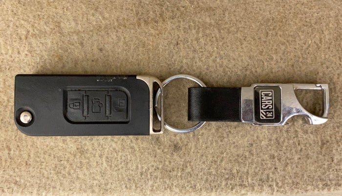 2018 Mahindra XUV500 W6, Diesel, Manual, 72,220 km, Key Close Up