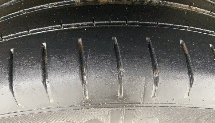 2021 Maruti Baleno ZETA PETROL 1.2, Petrol, Manual, 31,906 km, Left Rear Tyre Tread