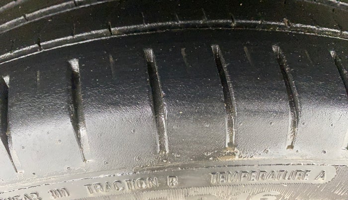 2021 Maruti Baleno ZETA PETROL 1.2, Petrol, Manual, 31,906 km, Right Rear Tyre Tread