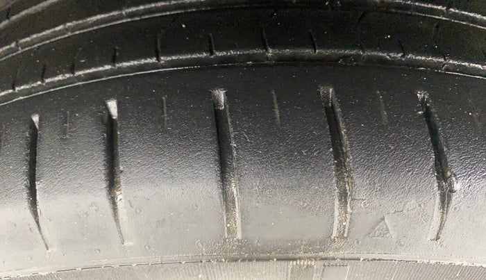 2021 Maruti Baleno ZETA PETROL 1.2, Petrol, Manual, 31,906 km, Left Front Tyre Tread