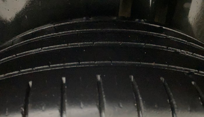 2019 Maruti Ciaz ALPHA 1.5 SHVS PETROL, Petrol, Manual, 49,726 km, Left Rear Tyre Tread